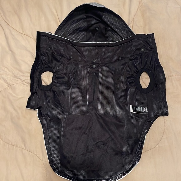 Silver Paw The Max Fully Reflective Rain Jacket Hooded Size Large New With Tags - Picture 9 of 10